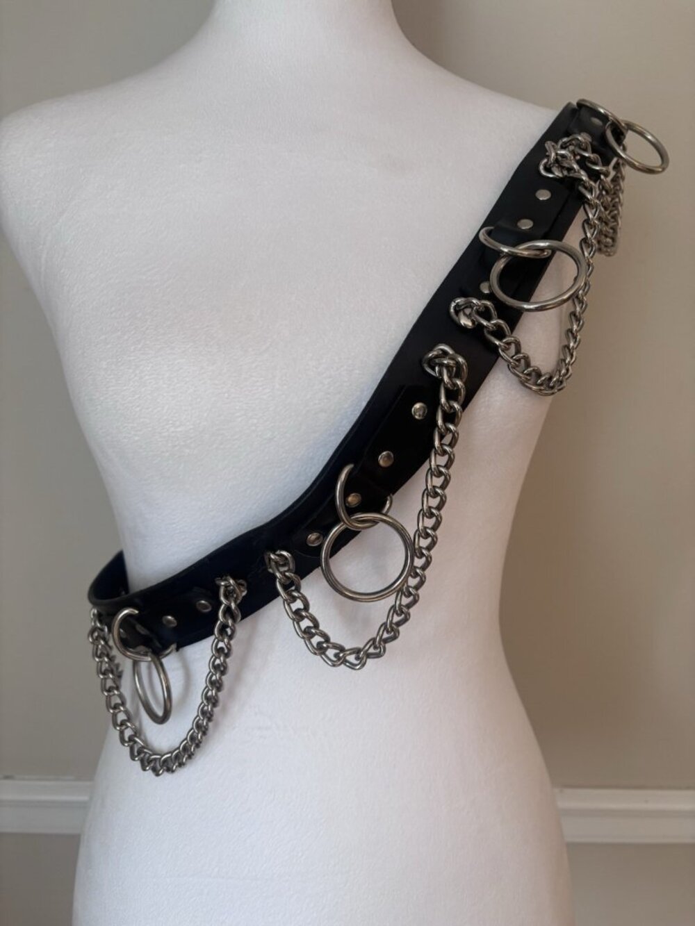 Hot Topic Mens Size 40 Black Leather Chains Rings Goth Punk  Y2K